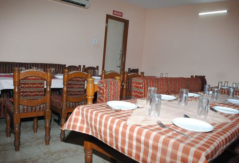 Hotel Pancharatna Paradise