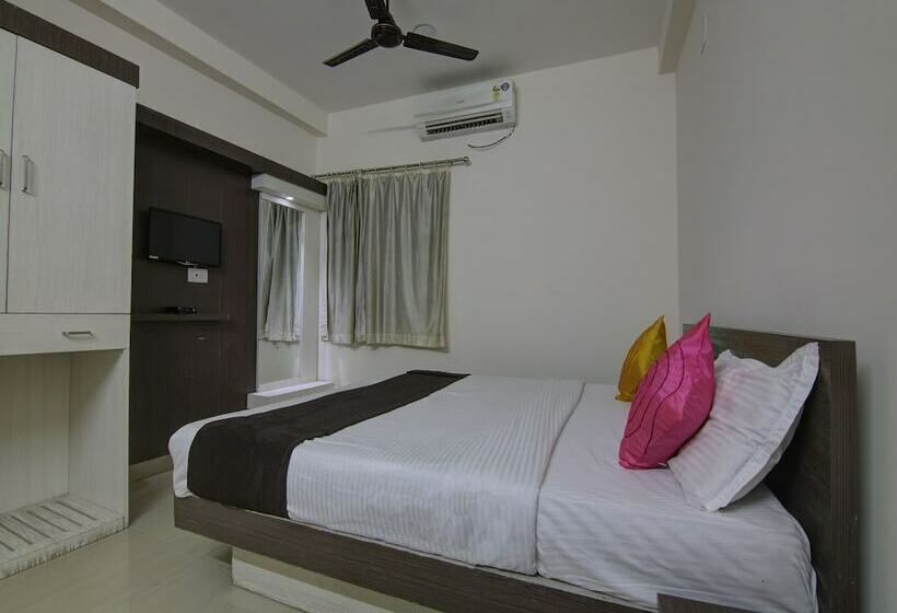 فندق Raj Residency