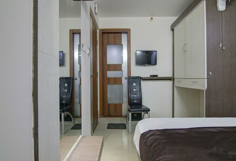 فندق Raj Residency