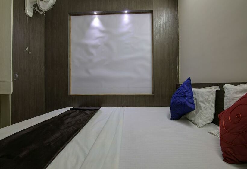 فندق Raj Residency