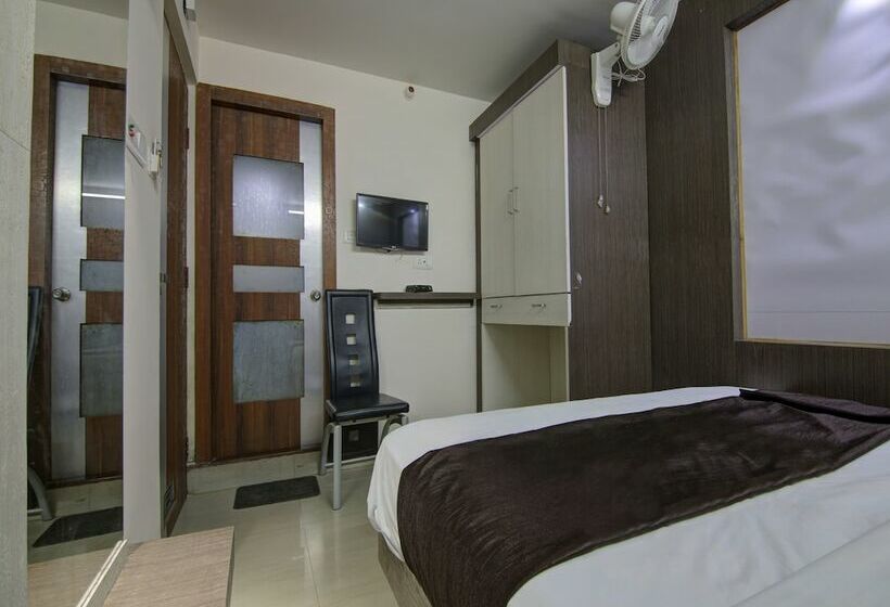 فندق Raj Residency