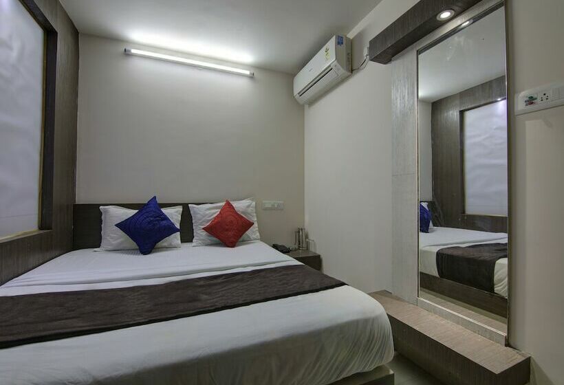 فندق Raj Residency