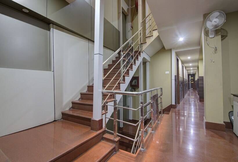 فندق Raj Residency