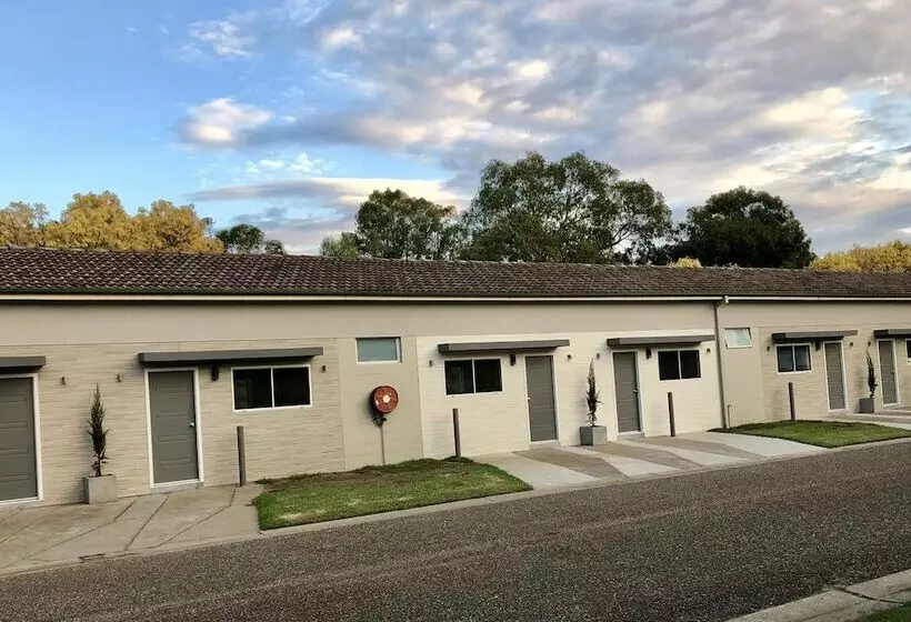 モーテル Gundagai Tourist Suites