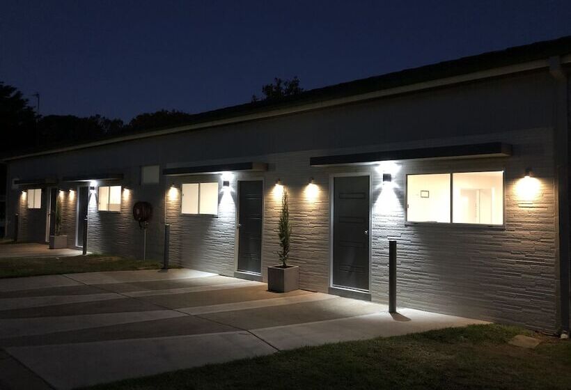 Мотель Gundagai Tourist Suites