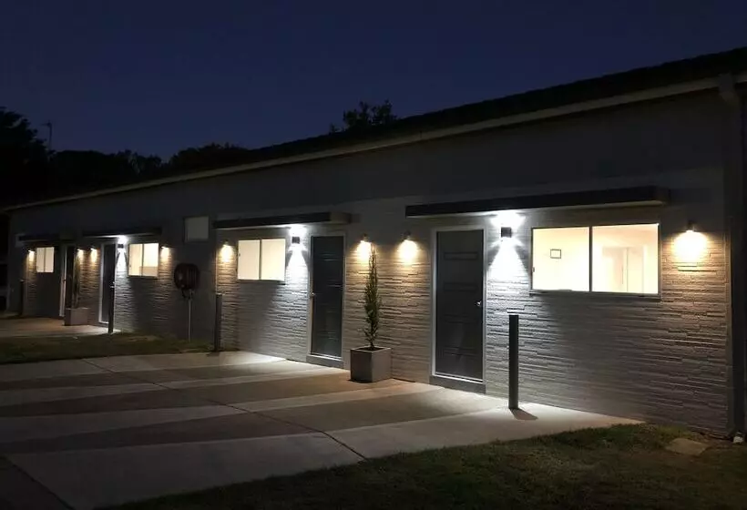モーテル Gundagai Tourist Suites