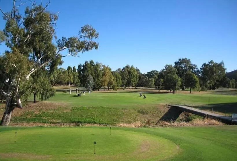 モーテル Gundagai Tourist Suites