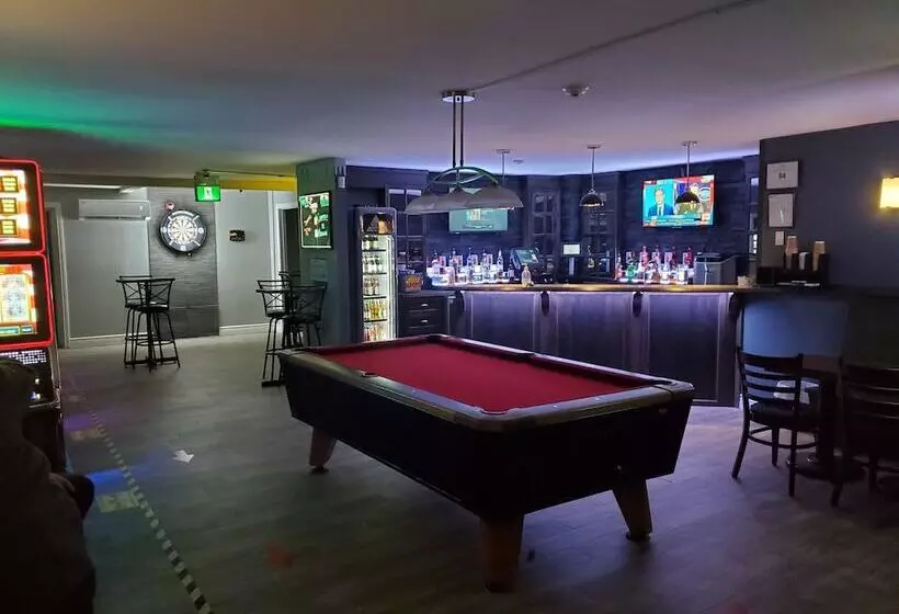 Motelli Newfound Inn & Suites