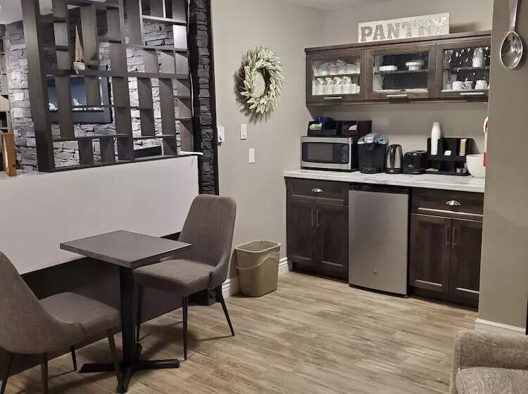 Motelli Newfound Inn & Suites