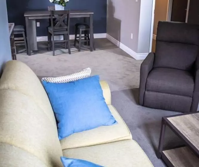 Motelli Newfound Inn & Suites