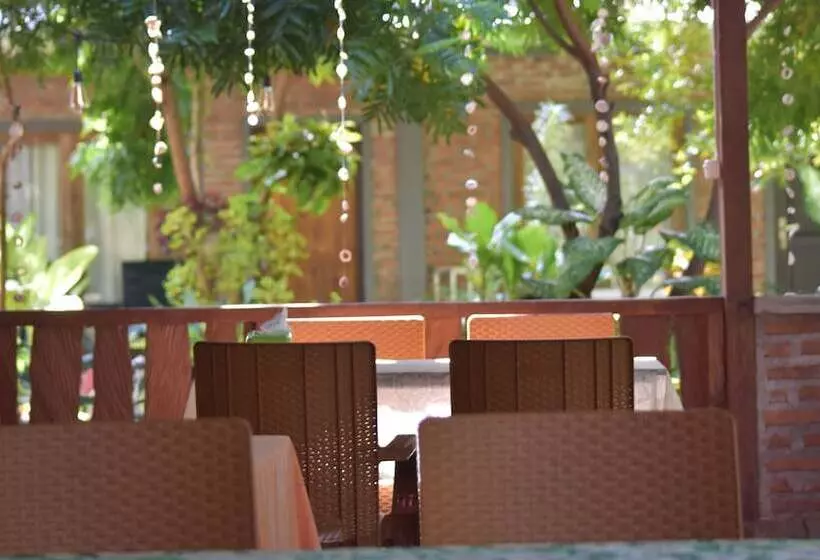 Aamiaismajoitus (B&B) Del Mar Home Stay And Cafe