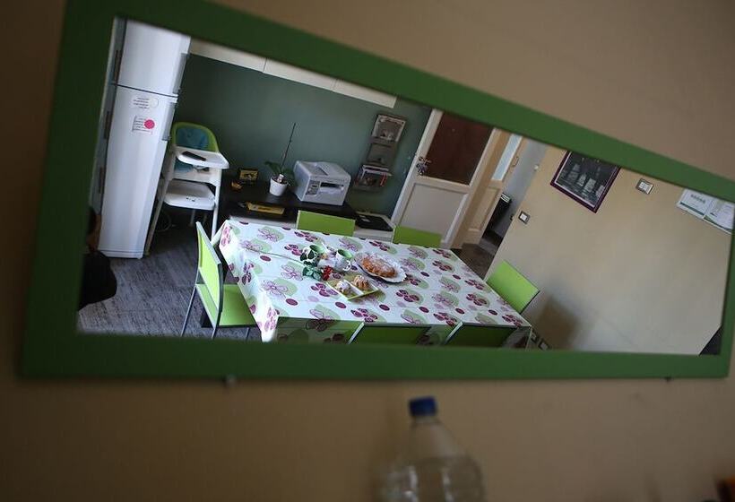 تختخواب و صبحانه Le 3 B