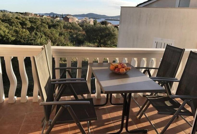 Maretsol Vacation House