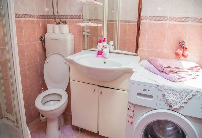 بنسيون Guest House Jeljenic