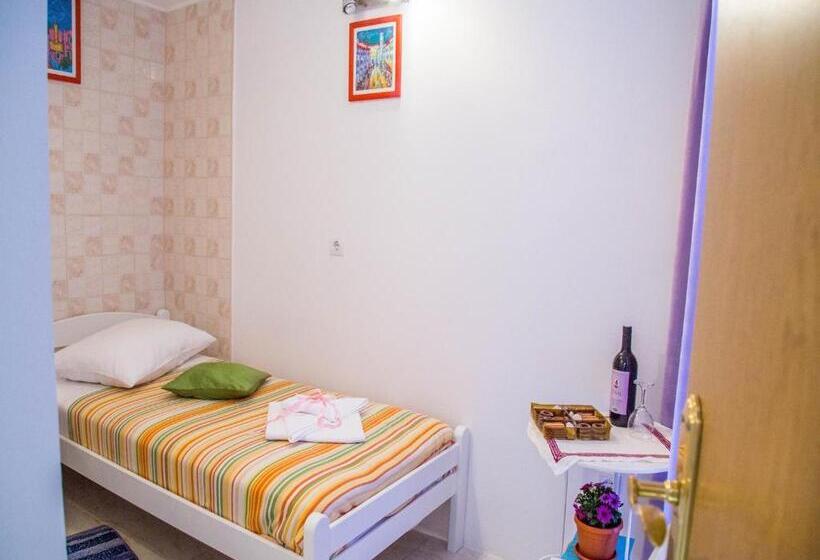 بنسيون Guest House Jeljenic