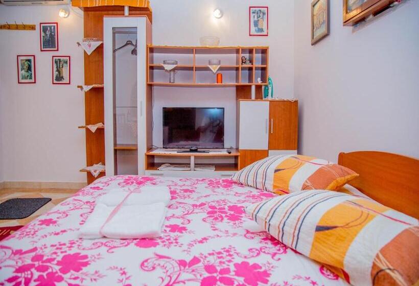 بنسيون Guest House Jeljenic
