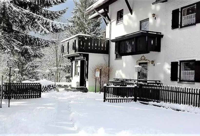 ペンション Penzion Sumavacek