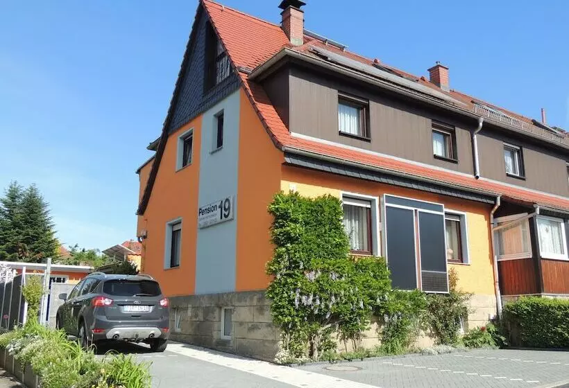 Pension 19