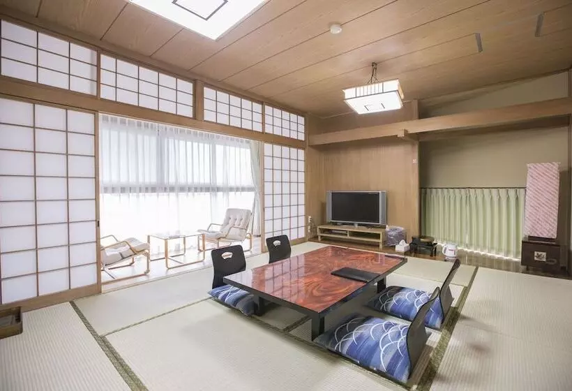 ریوکان Atami Kinomiyanoyu Shogetsu