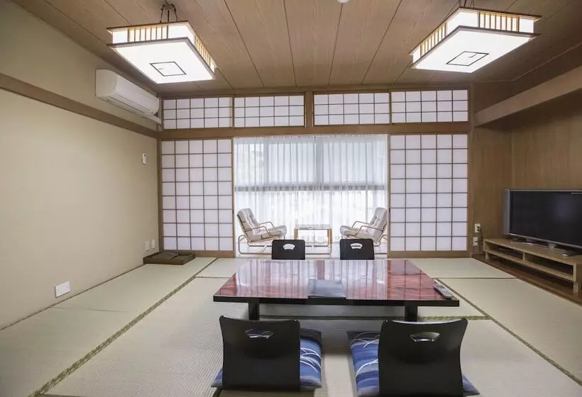 ریوکان Atami Kinomiyanoyu Shogetsu