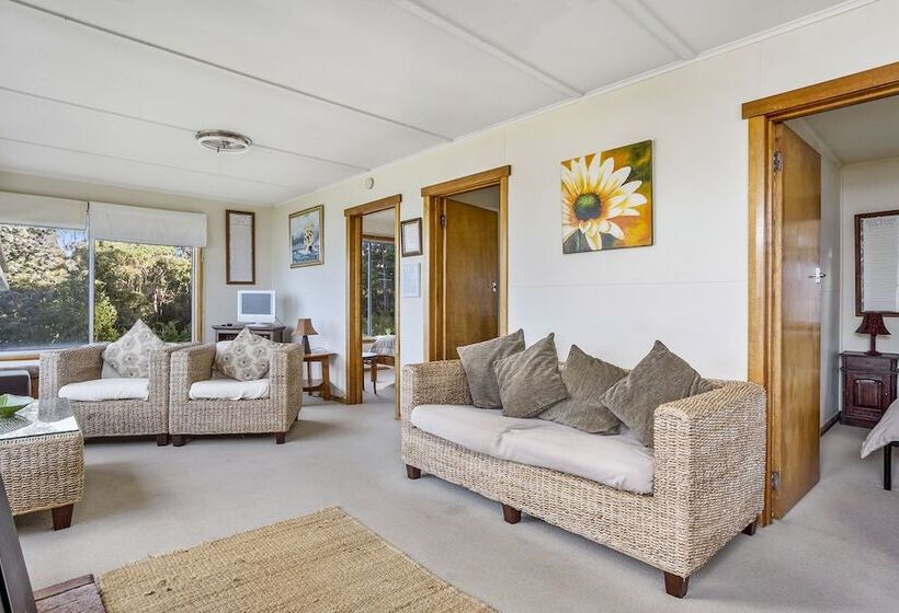 Summertime Beach Cottage