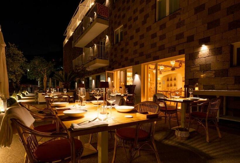 פונדק Domo 20 Hotel & Rooftop