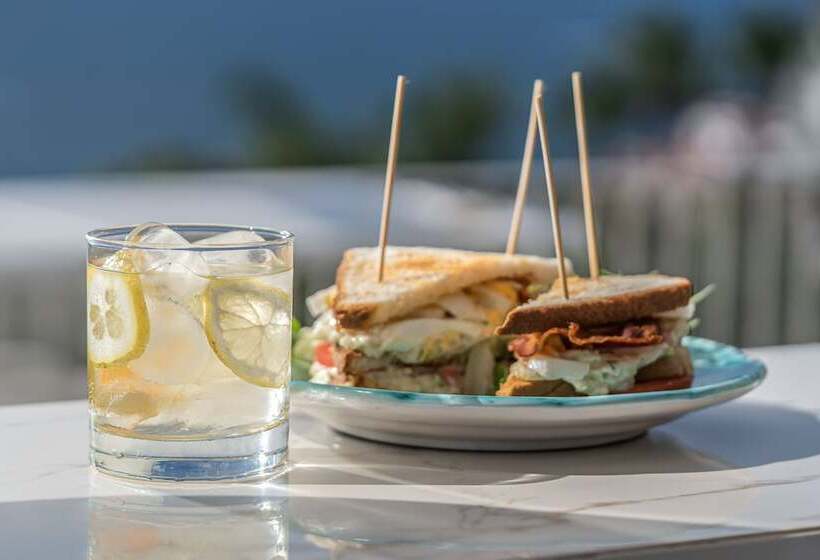 פונדק Domo 20 Hotel & Rooftop