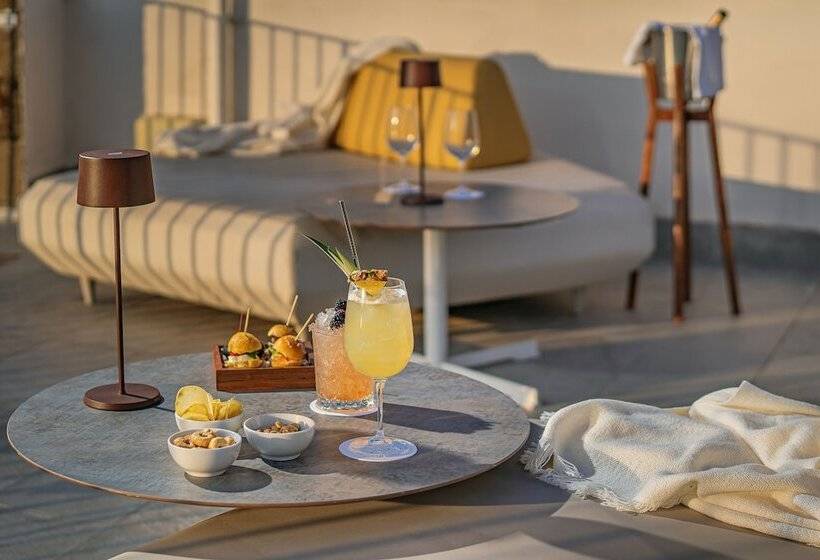 פונדק Domo 20 Hotel & Rooftop