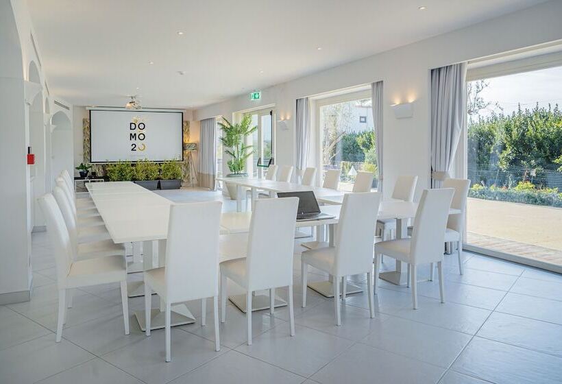 פונדק Domo 20 Hotel & Rooftop