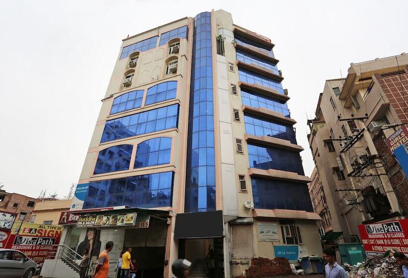 בית מלון כפרי Elevens Inn By Oyo Rooms