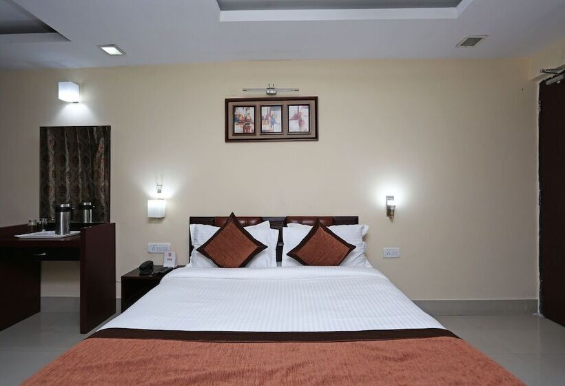 בית מלון כפרי Elevens Inn By Oyo Rooms