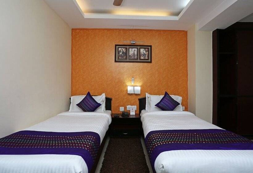 בית מלון כפרי Elevens Inn By Oyo Rooms