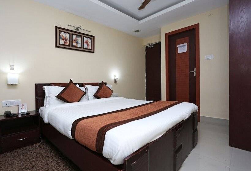 בית מלון כפרי Elevens Inn By Oyo Rooms