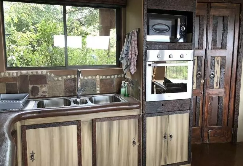 Hotelli Leopards Rock Bush Boutique