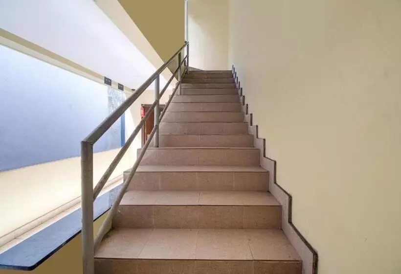 Super Hotel O Allipuram Near Railway Station