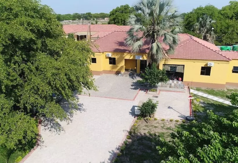 پانسیون Maun Executive Inn