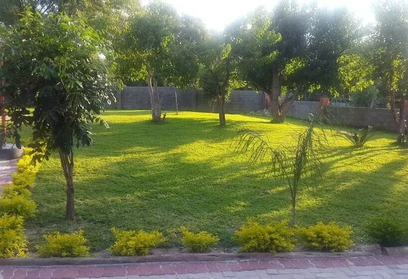پانسیون Maun Executive Inn
