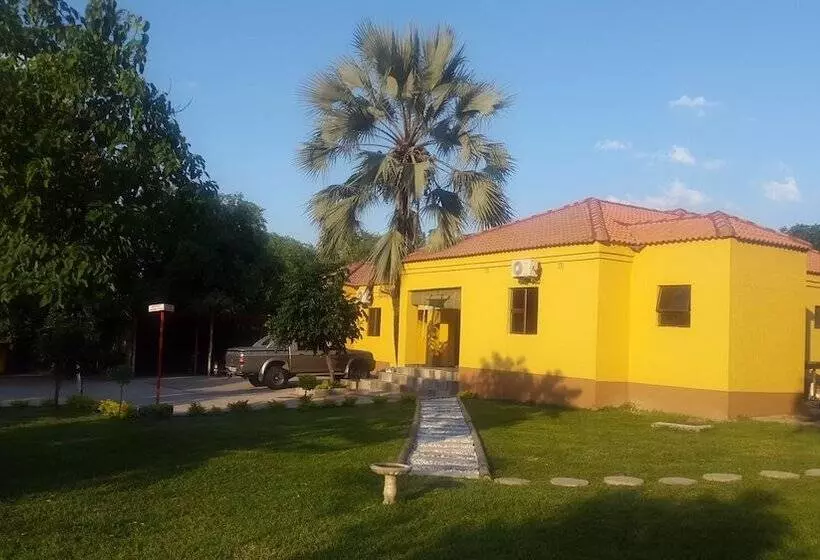 پانسیون Maun Executive Inn