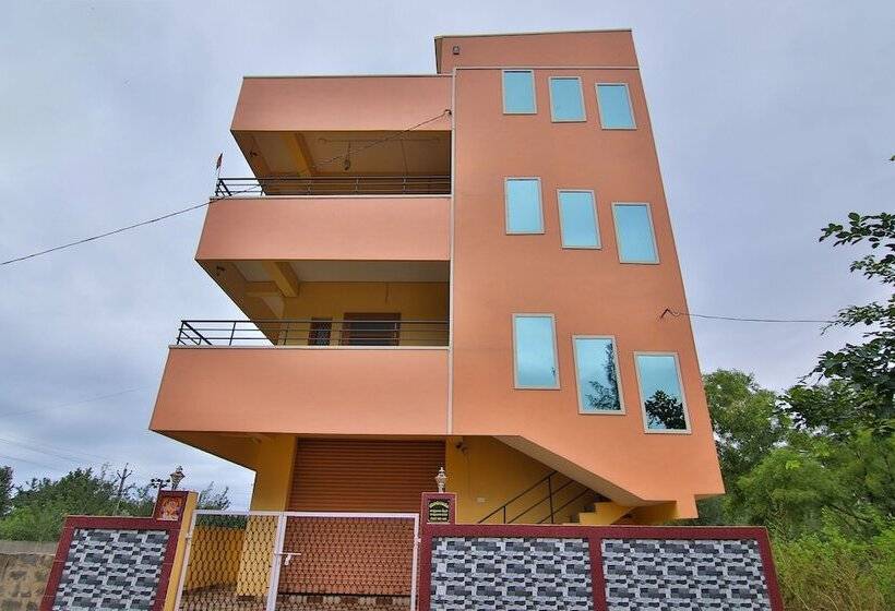 پانسیون Srk Guesthouse By Oyo Rooms