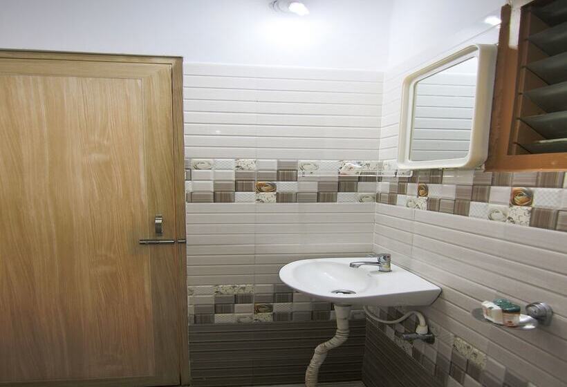 پانسیون Srk Guesthouse By Oyo Rooms