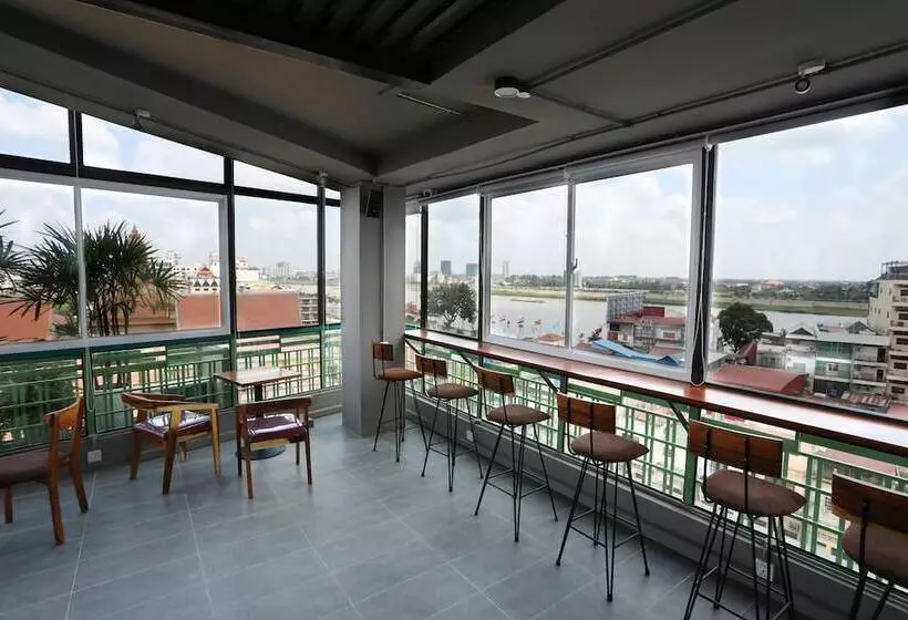ユースホステル Sky Hotel Central Phnom Penh   Rooms & Apartments
