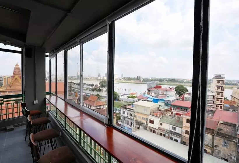 ユースホステル Sky Hotel Central Phnom Penh   Rooms & Apartments