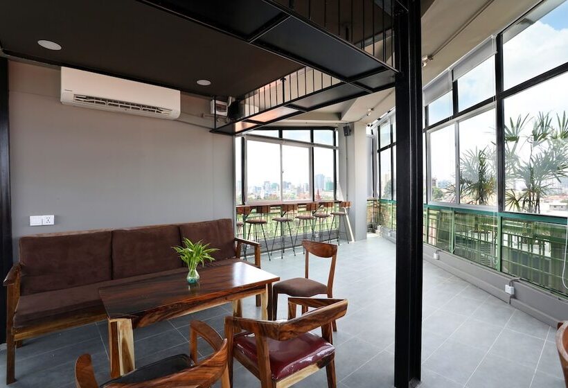 فندق صغير Sky Hotel Central Phnom Penh   Rooms & Apartments