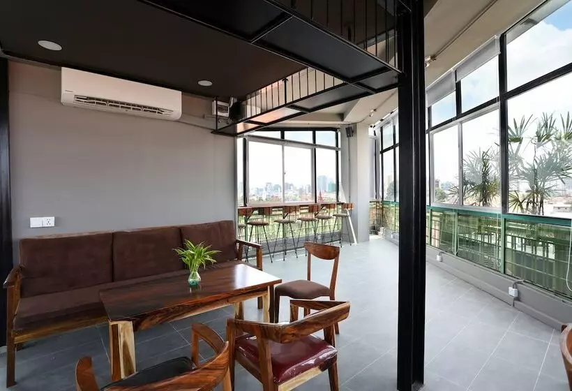 ユースホステル Sky Hotel Central Phnom Penh   Rooms & Apartments