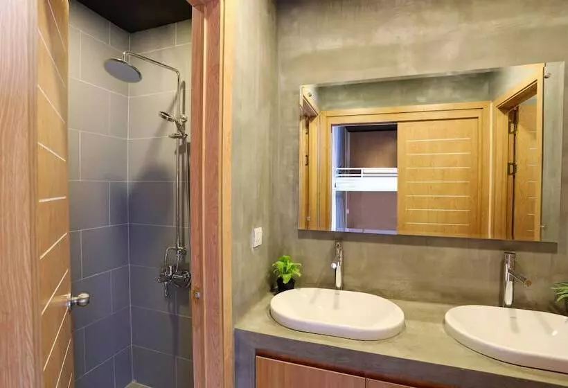 ユースホステル Sky Hotel Central Phnom Penh   Rooms & Apartments
