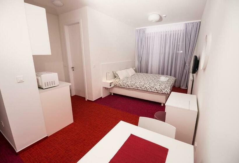 Skylux Apartments By Irundo