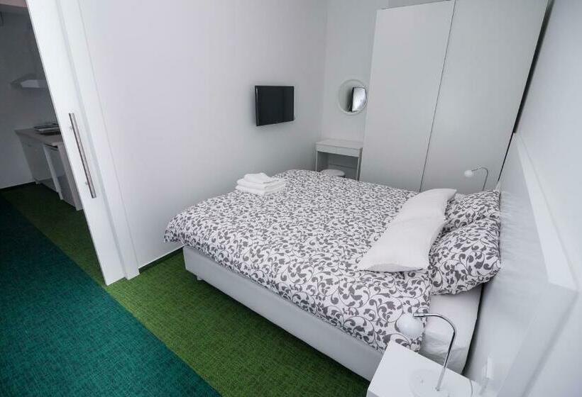 Skylux Apartments By Irundo