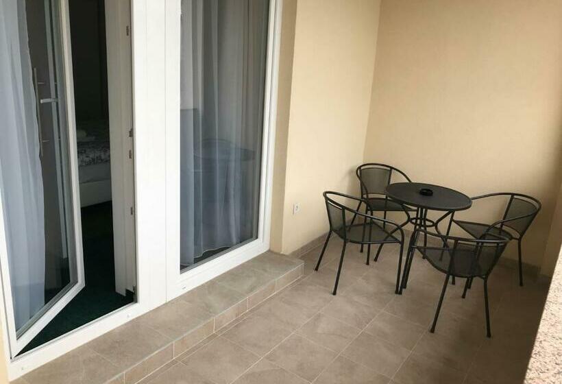 Skylux Apartments By Irundo