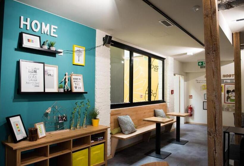 هاستل Safestay Warsaw Old Town