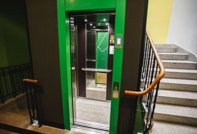 هاستل Safestay Warsaw Old Town